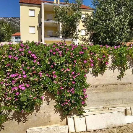 Hvar 公寓