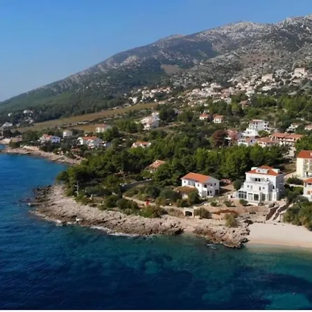 Hvar *