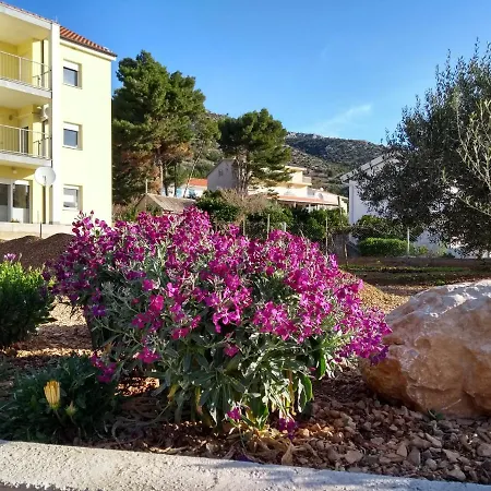 Apartment Hvar Zavala